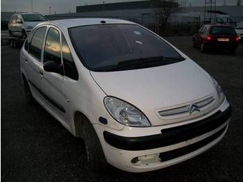 citroen MPV, fabr.CITROEN, type PICASSO, 2.0 HDI, eerste inschrijving 01-01-2006, km-stand 114.700, chassisnr VF7CHRHYB39999467, AIRCO, alle documenten aanwezig - Automobil