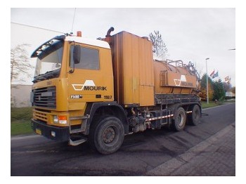 Volvo F1450 6X4 ADR - Camion cisternă
