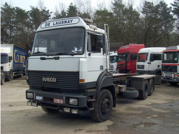 Iveco 240 E 32 6x2 - Camion şasiu