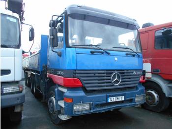 Camion basculantă, Camion cu macara Mercedes Actros 3335: Foto 1
