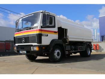 Camion cisternă pentru transport de combustibili Mercedes-Benz 1317: Foto 1