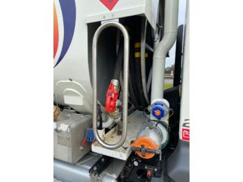 VOLVO FL - Camion cisternă: Foto 2
