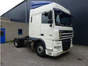 Cap tractor DAF XF 105 410 SPACECAB: Foto 1