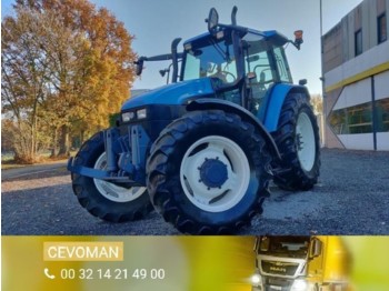 Cap tractor DIV. New Holland TS115 4x4 Tractor Handgeschakeld: Foto 1