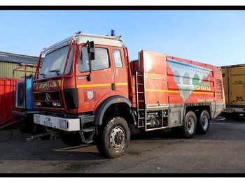 Autospeciala de stins incendii Mercedes-Benz 2635 AK 6X6: Foto 1