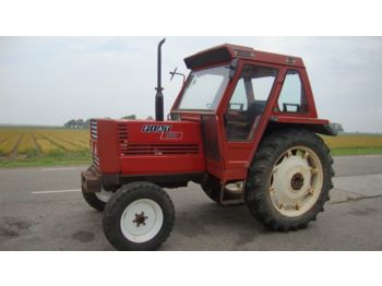 Tractor agricol FIAT 780: Foto 1
