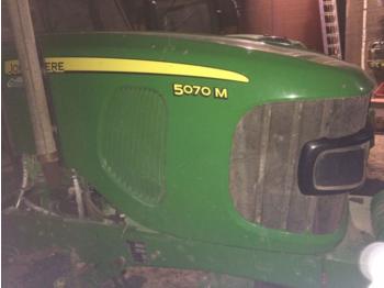 Tractor agricol John Deere 5070M: Foto 1