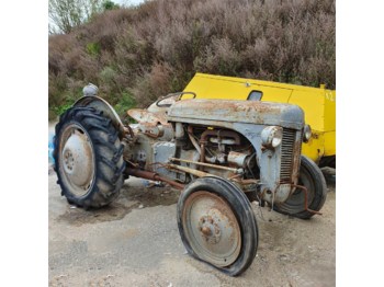 Tractor agricol Massey Ferguson TE20: Foto 1