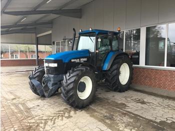 Tractor agricol New Holland 8560: Foto 1
