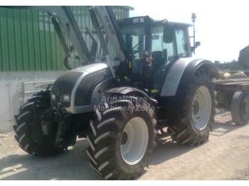 Valtra N122 D - Tractor agricol