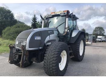 Tractor agricol Valtra T130: Foto 1