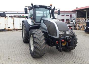 Tractor agricol Valtra T 170: Foto 1