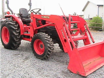 Kubota L3430 Tractor - Încărcător frontal pe pneuri